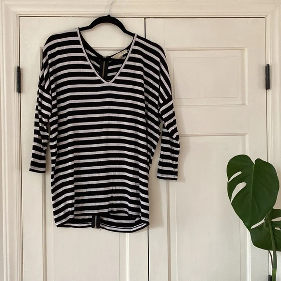 MICHAEL by Michael Kors Three Quarter Sleeve Zipper Back Striped Black White Top - Picture 2 of 5